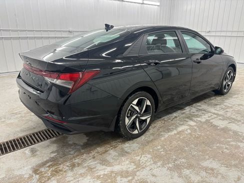 Used 2023 Hyundai Elantra SEL w/ Convenience Package image 7