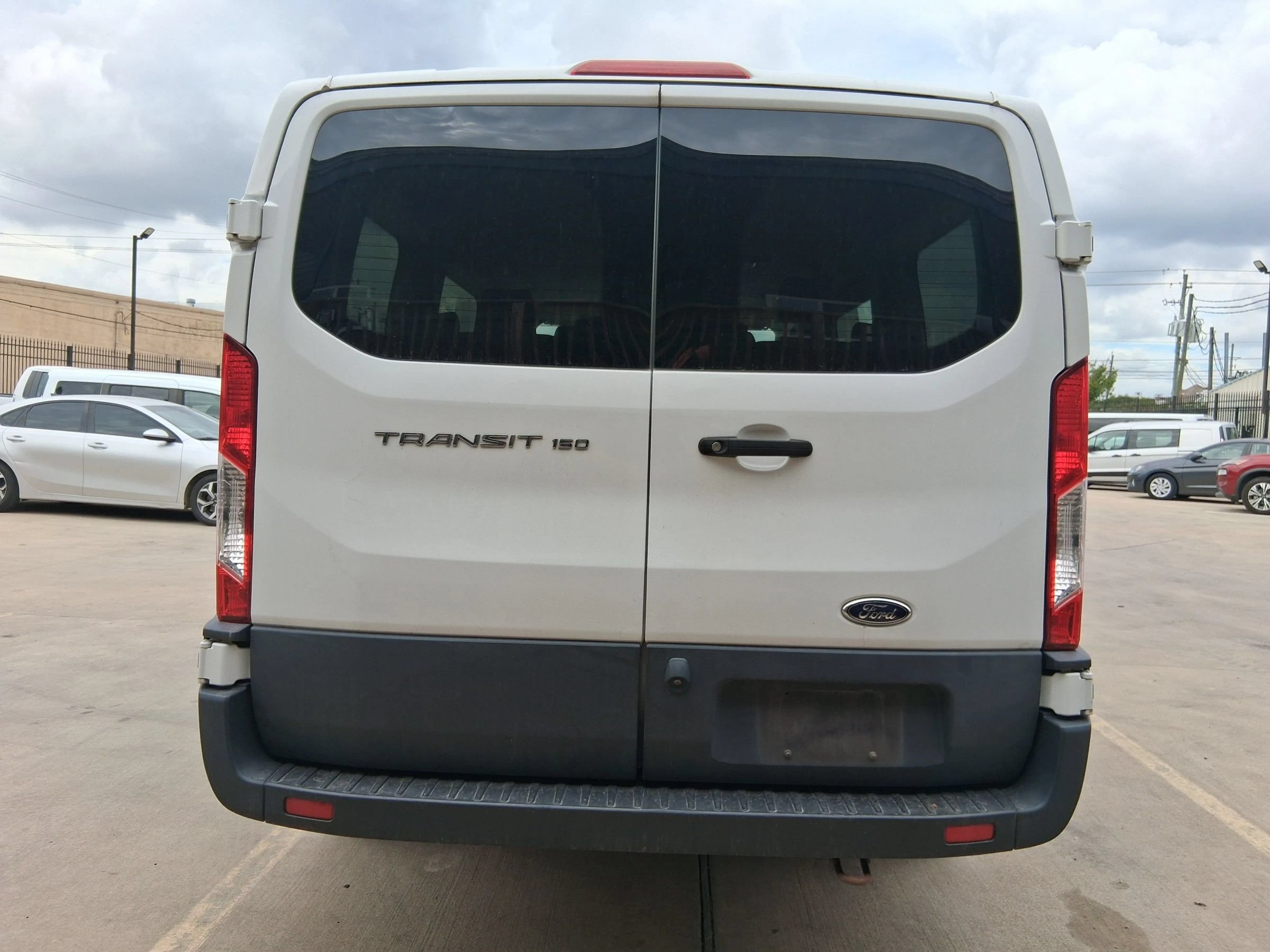 Used 2020 Ford Transit 150 XL RWD image 7