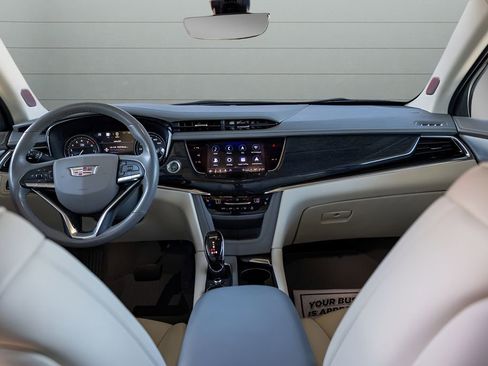 Used 2022 Cadillac XT6 Premium Luxury w/ Technology Package AWD/4WD image 30