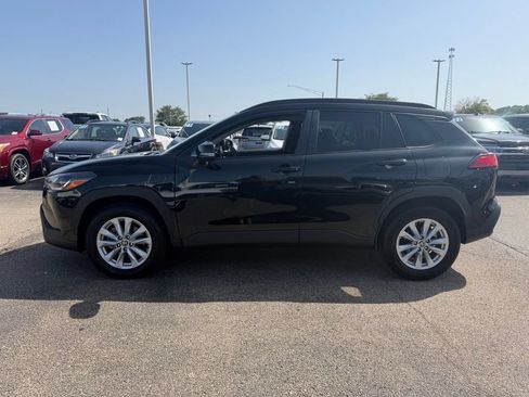 Used 2024 Toyota Corolla Cross LE FWD image 5