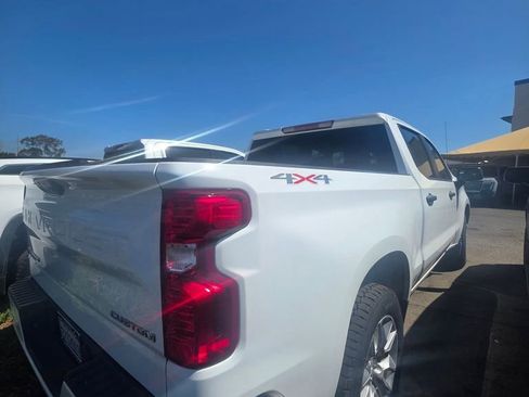 Used 2023 Chevrolet Silverado 1500 Custom image 4