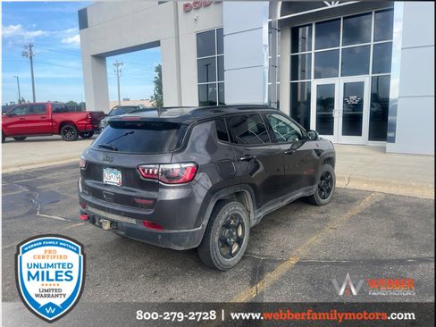 Used 2023 Jeep Compass Trailhawk w/ Trailhawk Convenience Group AWD/4WD image 4