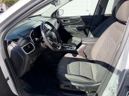 Used 2020 Chevrolet Equinox LT w/ Driver Convenience Package FWD image 17