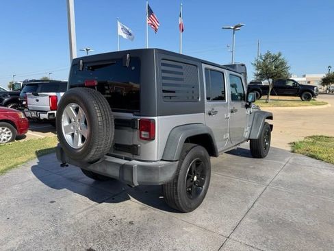 Used 2018 Jeep Wrangler Unlimited Sport S AWD/4WD image 7