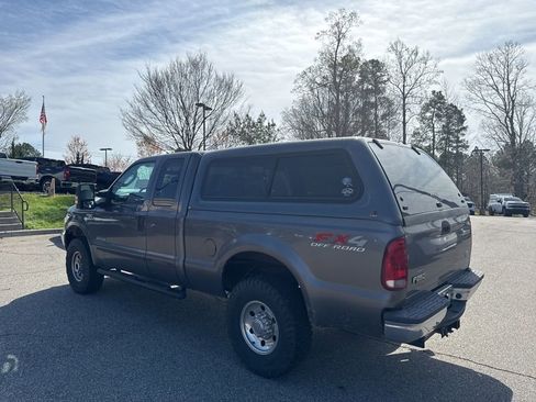 Used 2004 Ford F250 XLT image 5