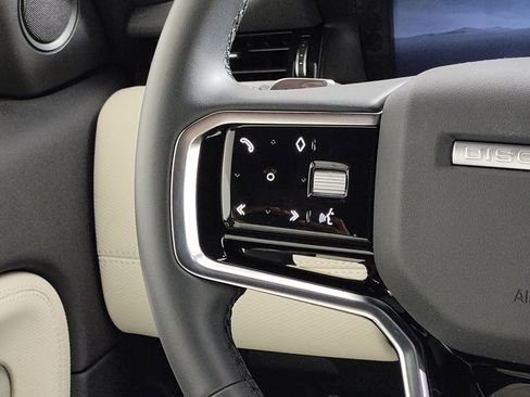 Used 2025 Land Rover Discovery Sport Dynamic SE image 14