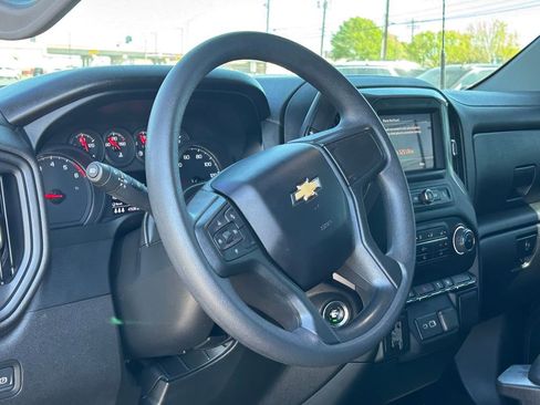 Used 2024 Chevrolet Silverado 2500 Custom image 8