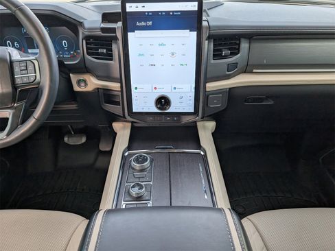 Used 2024 Ford Expedition Max Platinum image 7
