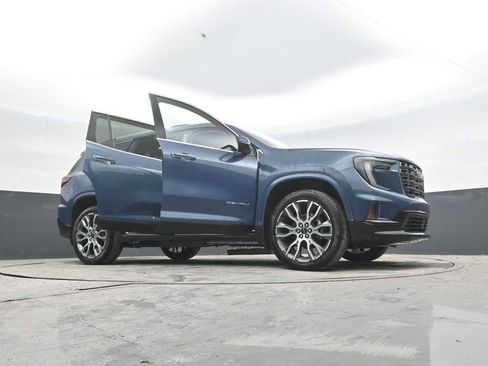 New 2026 GMC Acadia Denali Ultimate w/ LPO, Floor Liner Package AWD/4WD image 54