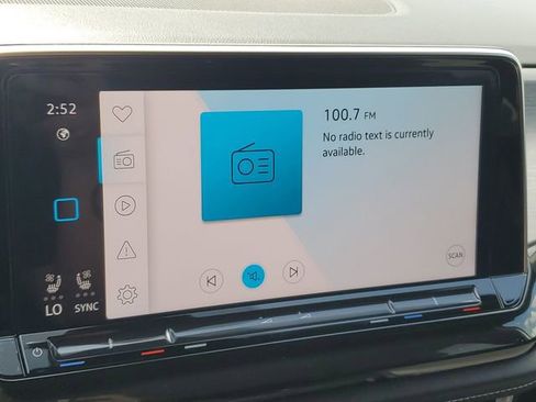 Certified 2025 Volkswagen Atlas Cross Sport SE FWD image 30