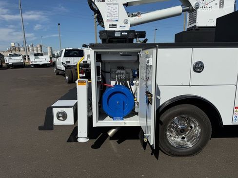 New 2026 Ford F550 4x4 Crew Cab image 10