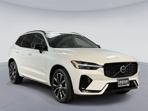 Used 2023 Volvo XC60 B5 Plus w/ Climate Package AWD/4WD image 9