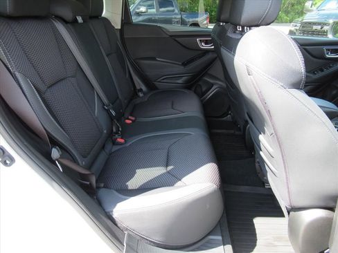 Used 2022 Subaru Forester Premium AWD/4WD image 34