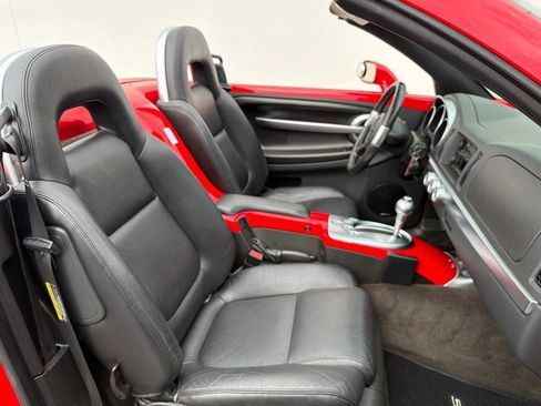 Used 2004 Chevrolet SSR w/ Preferred Equipment Group RWD image 26