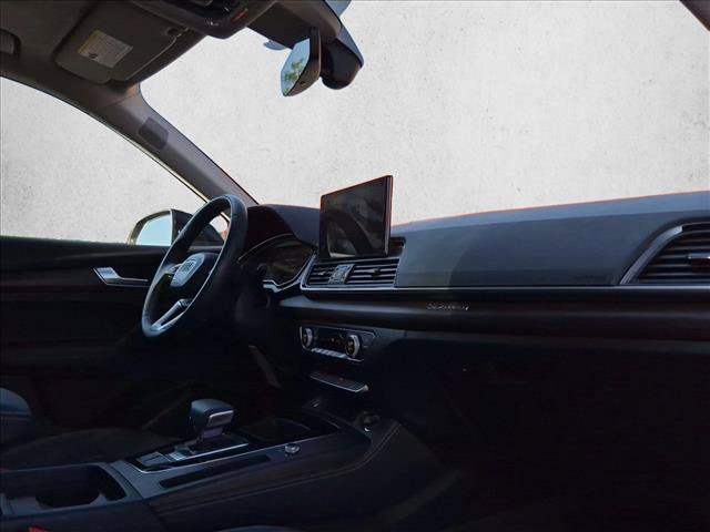 Used 2023 Audi Q5 2.0T Premium Plus w/ Premium Plus Package AWD/4WD image 27