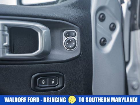 Used 2022 Jeep Wrangler Unlimited Sahara w/ Cold Weather Group image 44