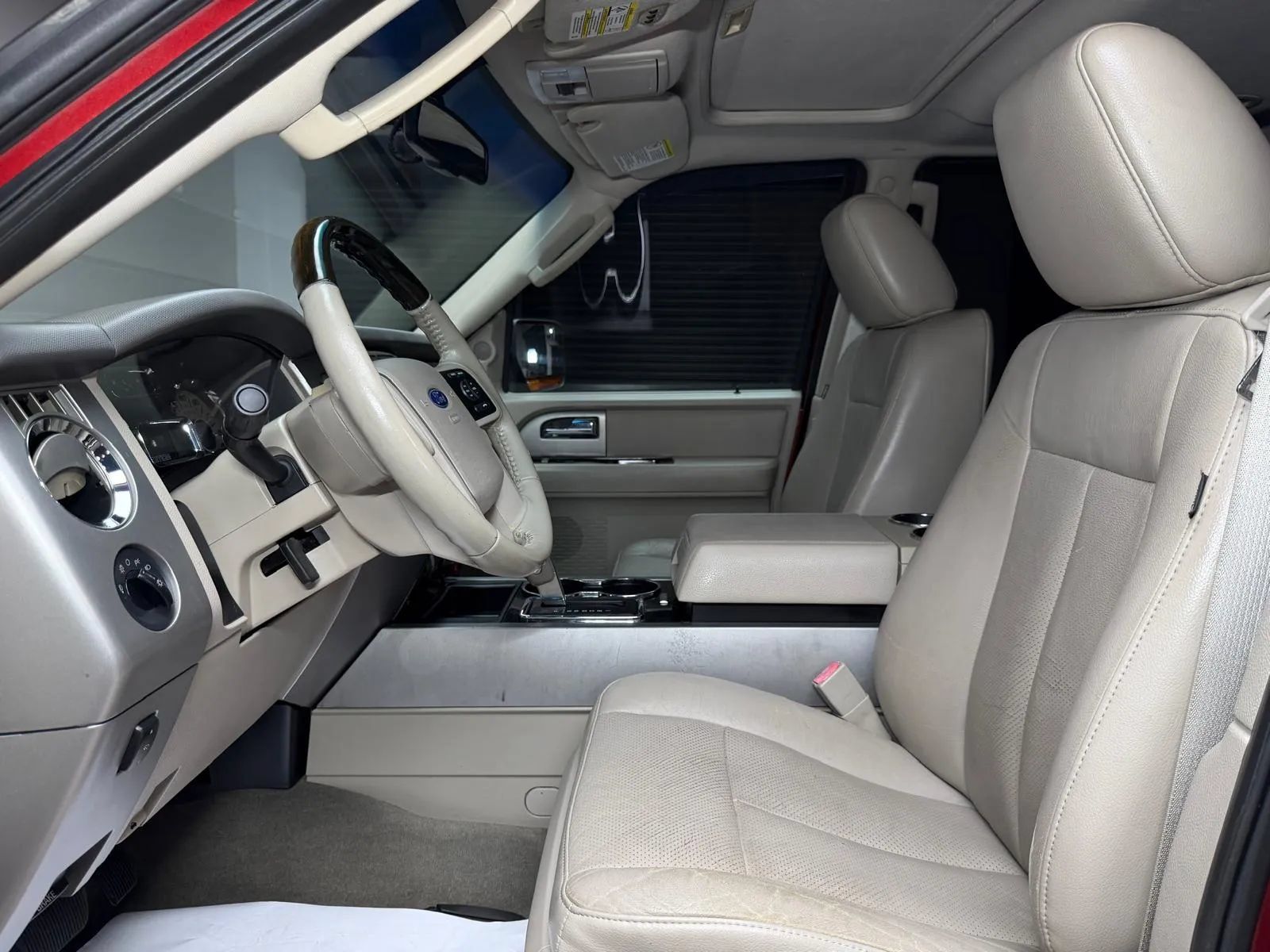 Used 2013 Ford Expedition Limited RWD image 32