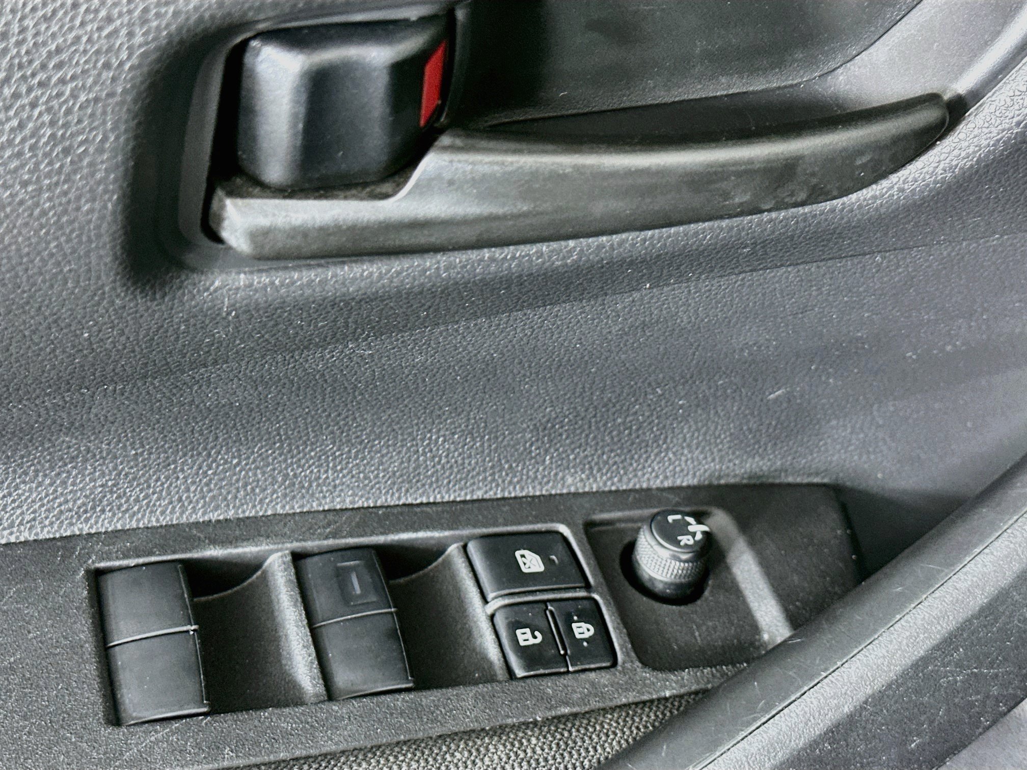 Used 2025 Toyota Corolla LE FWD image 15