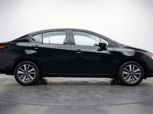 Used 2025 Nissan Versa SV FWD image 11