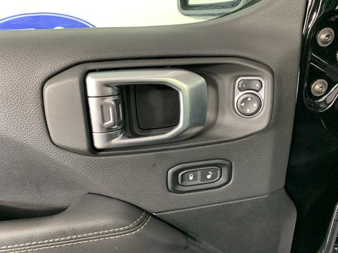 Used 2022 Jeep Wrangler Unlimited Sahara w/ Cold Weather Group AWD/4WD image 14