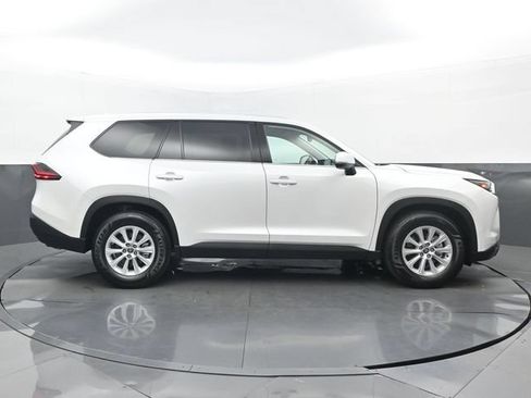 Used 2026 Toyota Grand Highlander FWD image 2