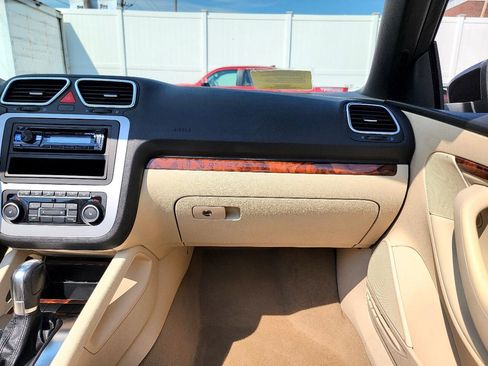 Used 2012 Volkswagen Eos Lux image 33