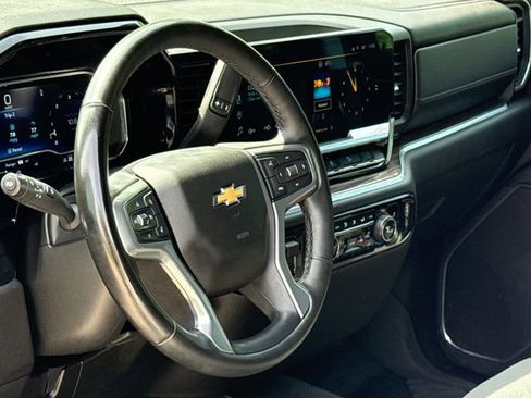 Used 2024 Chevrolet Silverado 1500 LT AWD/4WD image 17