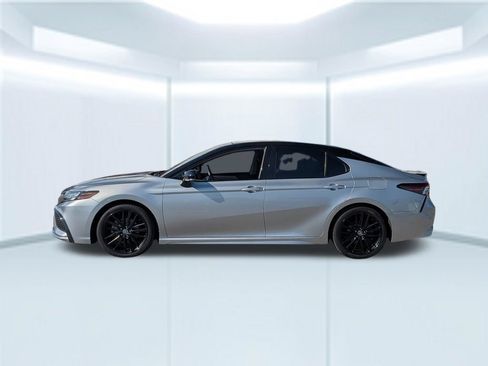 Used 2021 Toyota Camry XSE AWD/4WD image 2