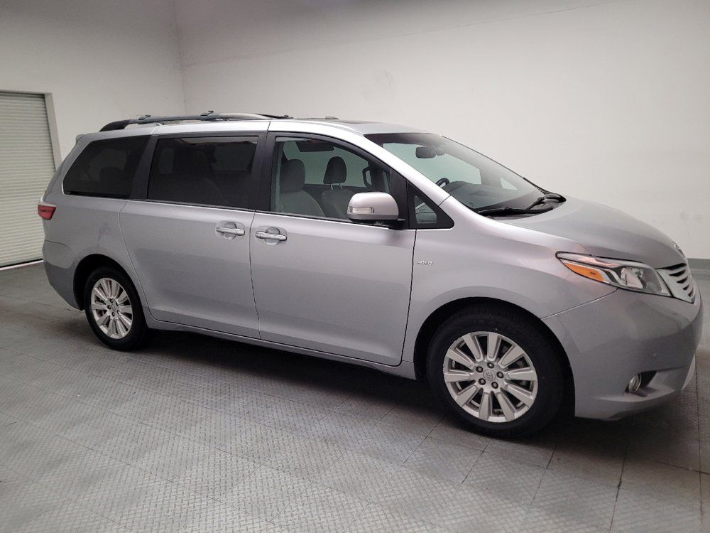 Used 2017 Toyota Sienna AWD image 11