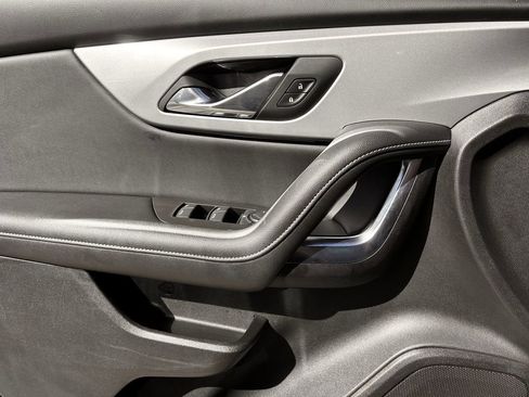 Used 2025 Chevrolet Blazer LT image 24