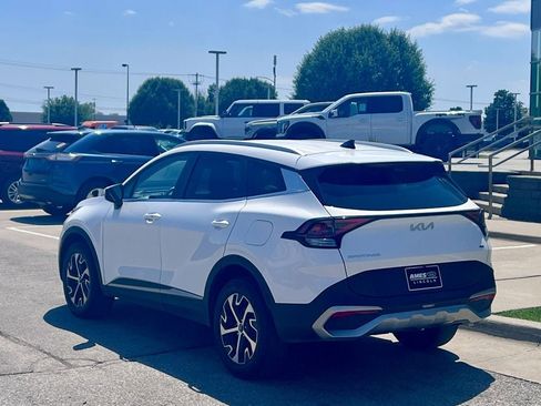Used 2024 Kia Sportage EX AWD/4WD image 4