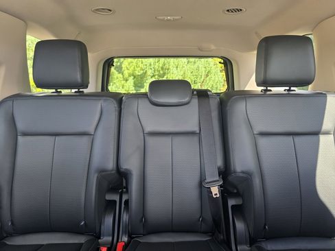 Used 2024 Ford Expedition XL image 23