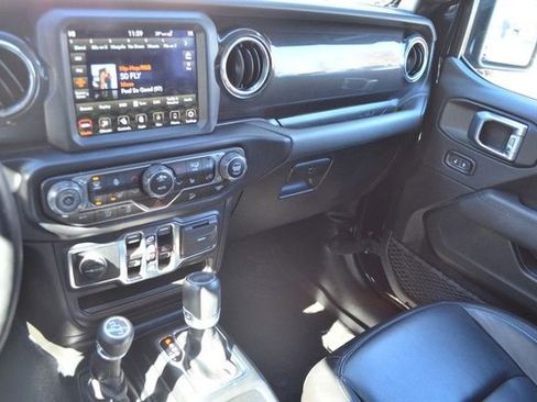 Used 2021 Jeep Wrangler Unlimited Sahara image 24