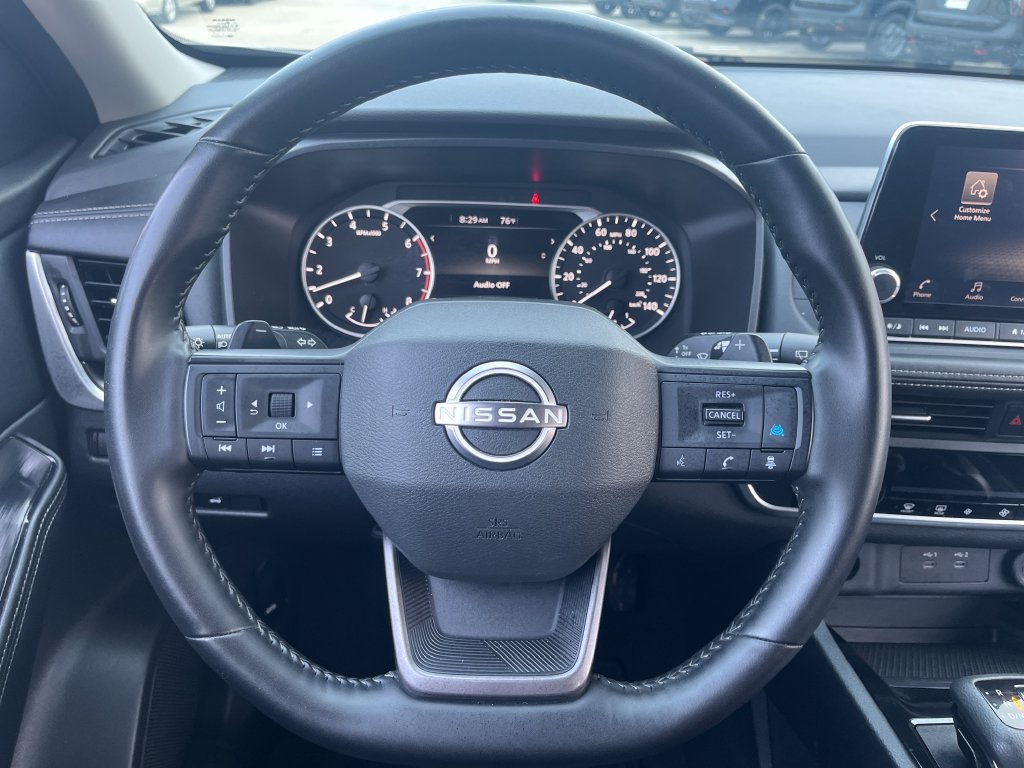 Used 2025 Nissan Rogue SV FWD image 15