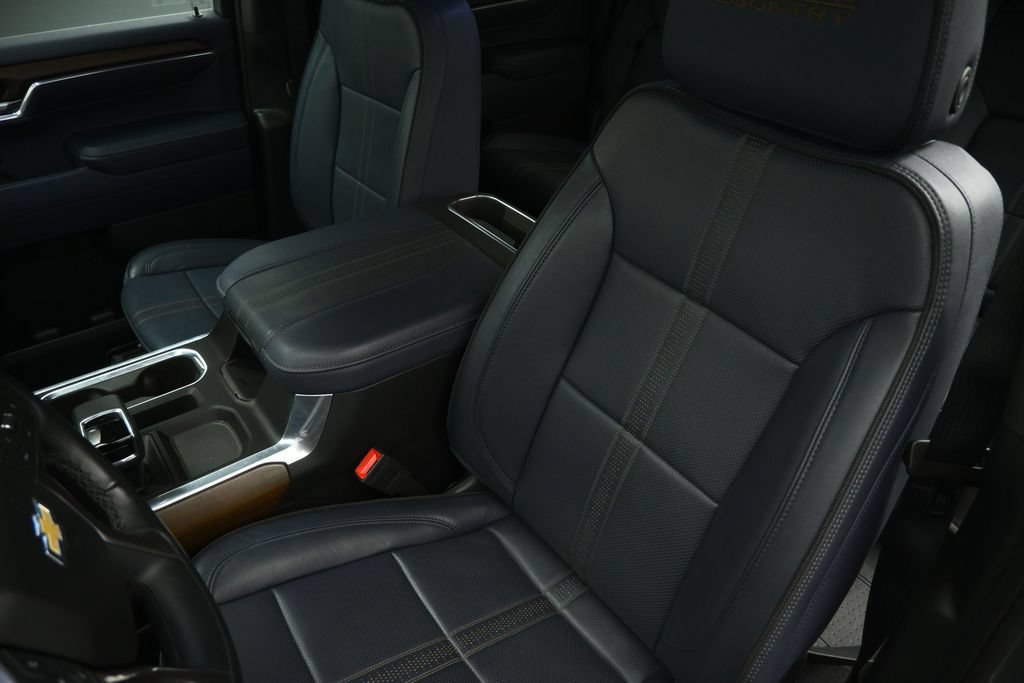 Used 2025 Chevrolet Silverado 1500 High Country w/ Technology Package AWD/4WD image 57