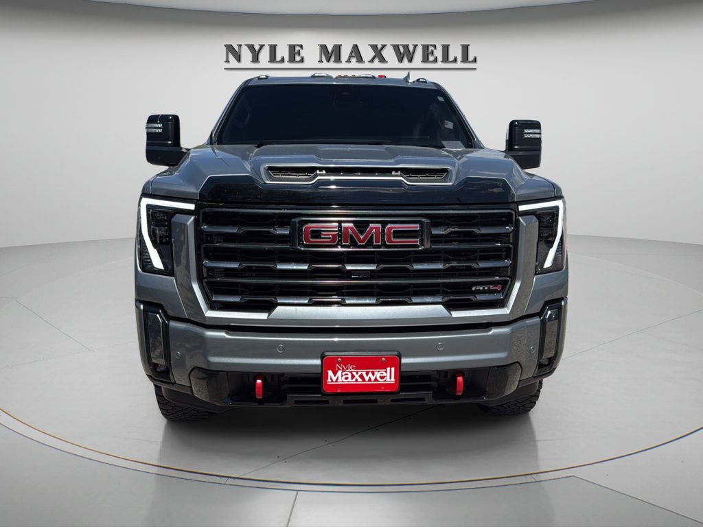 Used 2024 GMC Sierra 2500 AT4 w/ AT4 Premium Plus Package AWD/4WD image 9