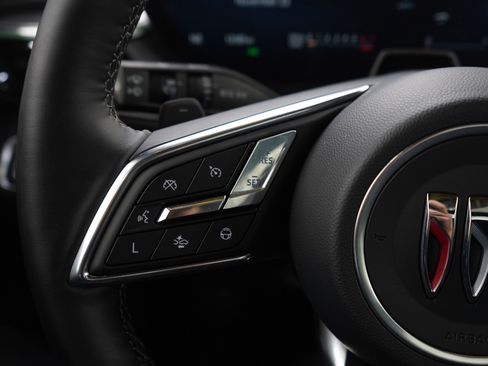 Used 2025 Buick Enclave Avenir w/ Super Cruise Package image 25