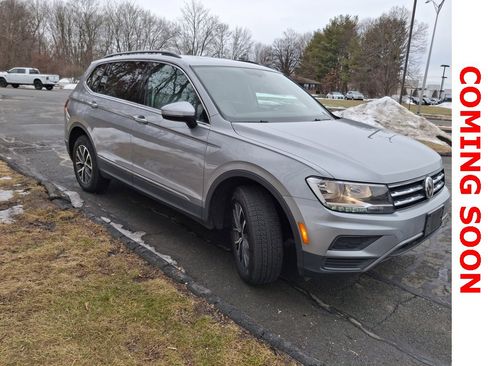 Used 2020 Volkswagen Tiguan SE image 3