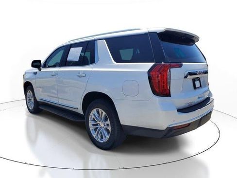 Used 2023 GMC Yukon SLT w/ SLT Luxury Package AWD/4WD image 4