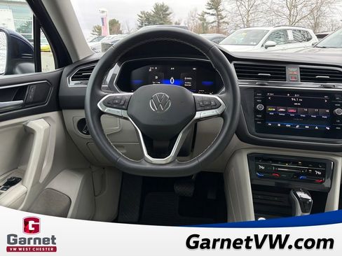 Used 2023 Volkswagen Tiguan SE w/ Panoramic Sunroof Package image 14