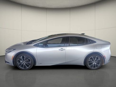 Used 2026 Toyota Prius Limited AWD/4WD image 4