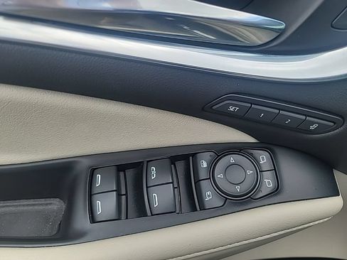 Used 2023 Buick Enclave Premium FWD image 10
