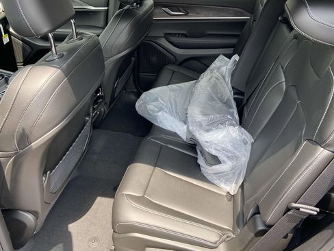 New 2025 Jeep Grand Cherokee L Limited w/ Black Appearance Package image 10