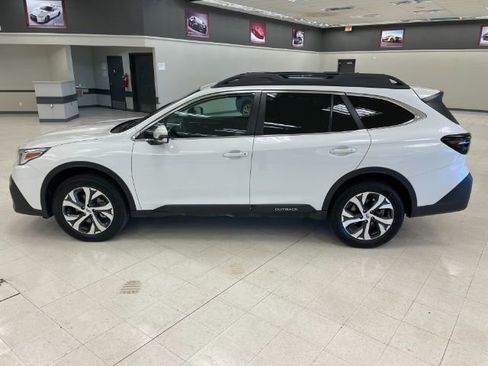 Used 2022 Subaru Outback Limited AWD/4WD image 5