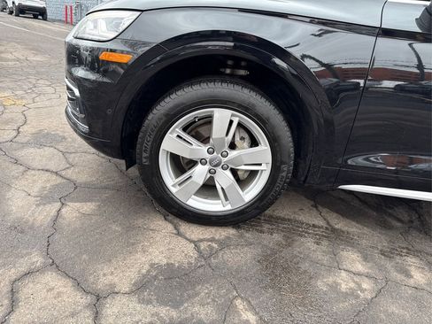 Used 2019 Audi Q5 Prestige w/ Prestige Package image 12