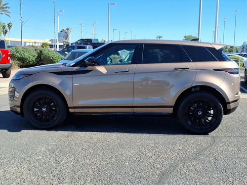 Used 2024 Land Rover Range Rover Evoque Dynamic SE image 4