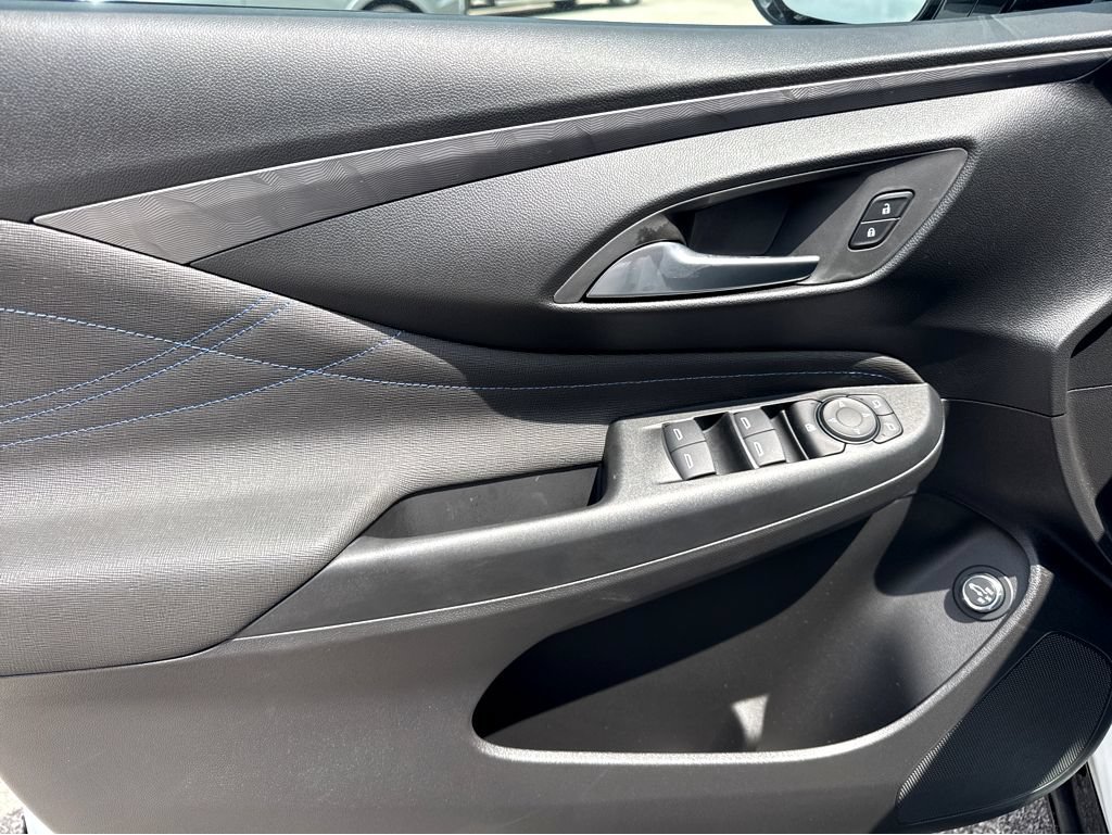 New 2026 Buick Envista Sport Touring w/ Convenience I Package FWD image 9