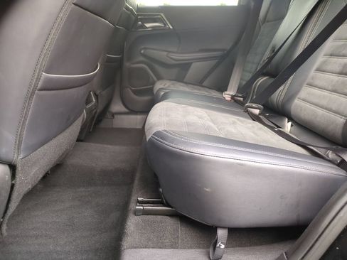 Used 2024 Mitsubishi Outlander FWD image 13