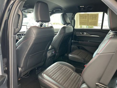 Used 2025 Ford Explorer ST-Line AWD/4WD image 38