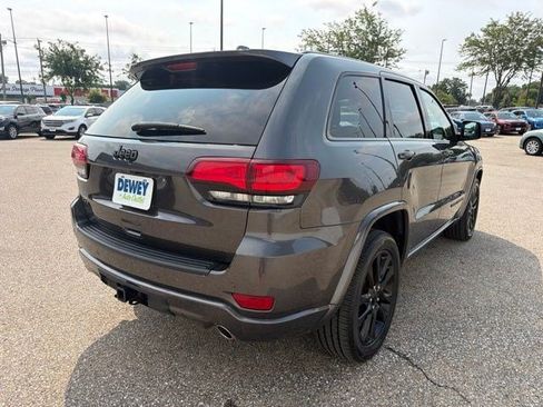 Used 2019 Jeep Grand Cherokee Altitude AWD/4WD image 5
